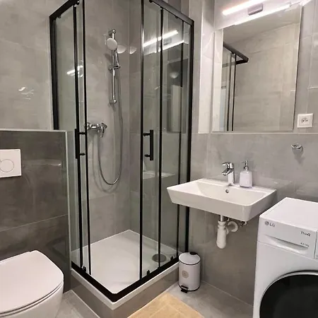 Air Conditioned 1 Vienna Gate, 1 アパート *