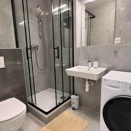 Air Conditioned 1 Vienna Gate, 1 アパート ブラチスラヴァ